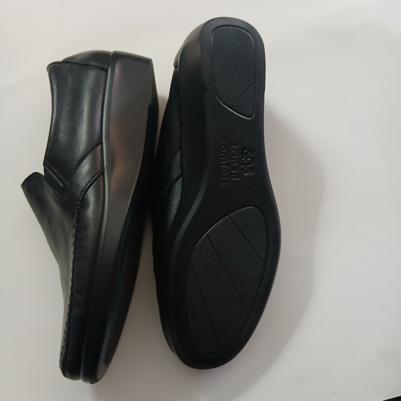 SAS Black Leather Comfort Loafers Women. - Picture 11 of 16